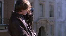 Кадр из фильма "Коломбо: Убийство, туман и призраки" - 1