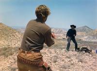 Кадр Джанго стреляет первым