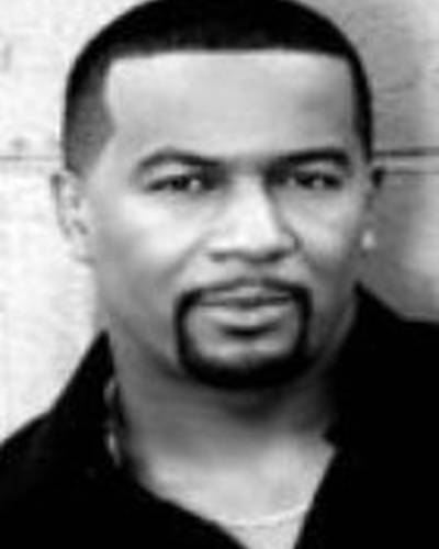 Крис Джеймс фото