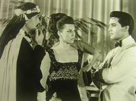 Кадр Каникулы в гареме