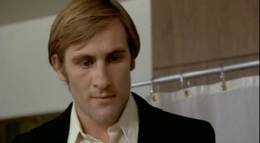 Кадр из фильма "Не такой уж и плохой" - 1