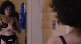 Кадр из фильма "Школьный бал 4: Избавь нас от зла" - 1