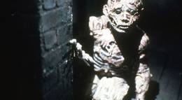 Кадр из фильма "Восставший из ада" - 1