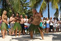 Кадр Женщины против мужчин