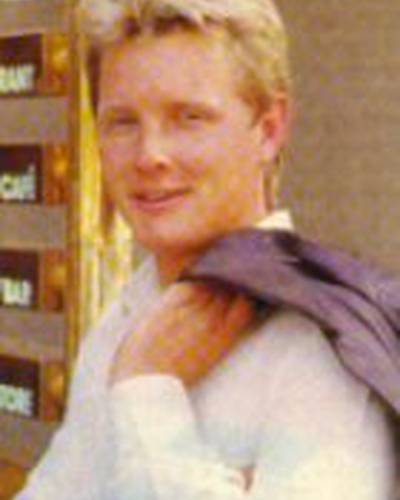 Том Бёрлинсон фото