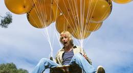 Кадр из фильма "Денни – Летающий шезлонг" - 1