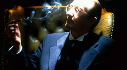 Кадр из фильма "Убивать надо вовремя" - 1