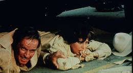 Кадр из фильма "Землетрясение" - 2