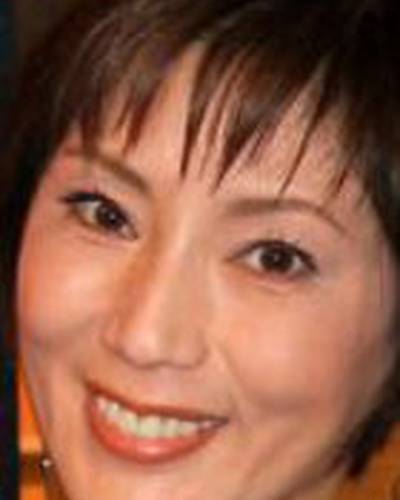 Ёко Акино фото