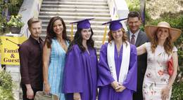 Кадр из фильма "Их перепутали в роддоме" - 1