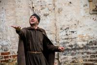 Кадр Монах и бес