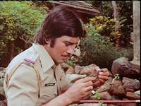 Кадр Амар,  Акбар, Антони