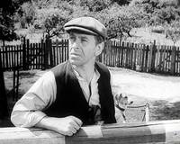 Кадр Магазин на площади