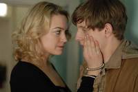 Кадр Холлэм Фоу