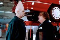 Кадр Яйцеголовые