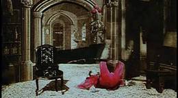 Кадр из фильма "Замок с привидениями" - 2