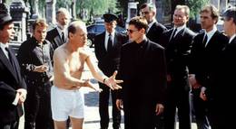 Кадр из фильма "8 1/2 женщин" - 1