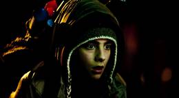 Кадр из фильма "Чужие на районе" - 1