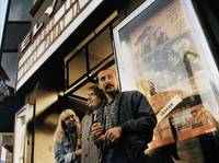 Кадр Тени в раю