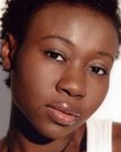 Муна Отару фото