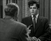 Кадр Стучись в любую дверь