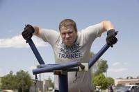 Кадр Типа крутой охранник