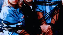 Кадр из фильма "Белый медведь" - 1