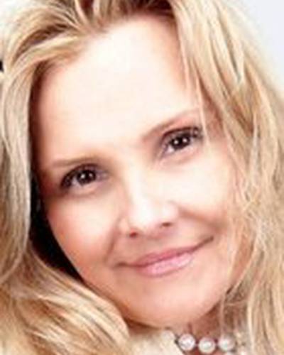 Чарити Джеймс фото