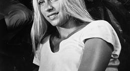 Кадр из фильма "Черная мама, белая мама" - 1