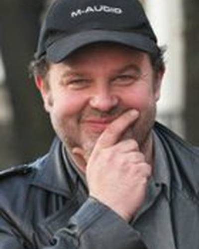 Paul Wiffen фото