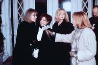 Кадр Клуб первых жен