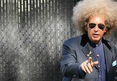 Аль Пачино в образе скандального продюсера The Beatles