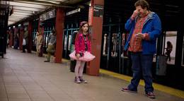 Кадр из фильма "Нянь" - 1