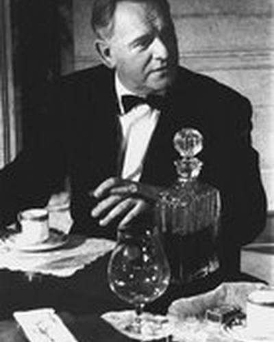 Бернард Ли фото