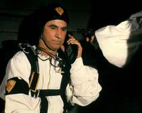 Кадр Обнаженная Бомба