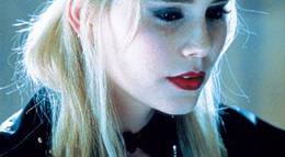 Кадр из фильма "Белый Олеандр" - 1