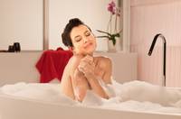 Кадр Девушка на велосипеде