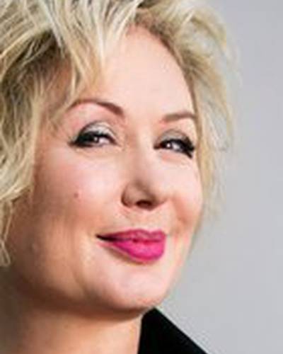 Хетти Бэйнес фото