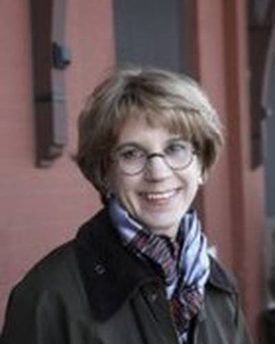 Дебора Ньюхолл фото