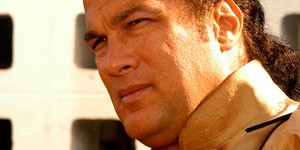 Стивен Сигал научит школьников давать отпор террористам  