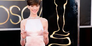 Соски Энн Хэтэуэй резвятся в Twitter