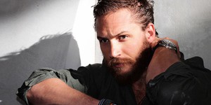 Том Харди превратится в сумасшедшего вояку