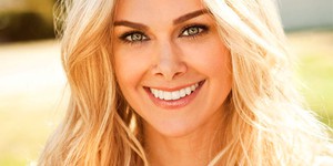 Чарли Шин охмурил новую красотку для «Управления гневом»