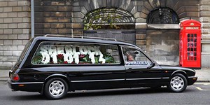 Лондонский катафалк сообщил возможную дату премьеры «Шерлока» Лондонский катафалк сообщил возможную дату премьеры «Шерлока»