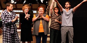 CBS продлил «Хорошую жену», «2.5 человека» и еще 12 сериалов