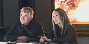 Вышел официальный трейлер к фильму «Голодные игры: Сойка-пересмешница» Вышел официальный трейлер к фильму «Голодные игры: Сойка-пересмешница»