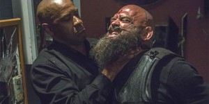 Рецензия: «Праведник», або Не хаміть продавцям у супермаркеті