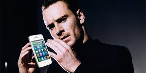 Майкл Фассбендер забирает Apple у Кристиана Бэйла Майкл Фассбендер забирает Apple у Кристиана Бэйла