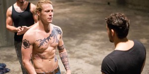 Деньги с неба: вышел первый трейлер «На гребне волны»