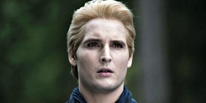 Питер Фачинелли из «Сумерек» снимется в сериале «Супергерл»